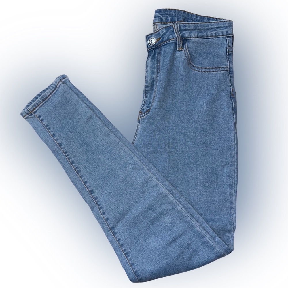 SHEIN high waisted blue jeans